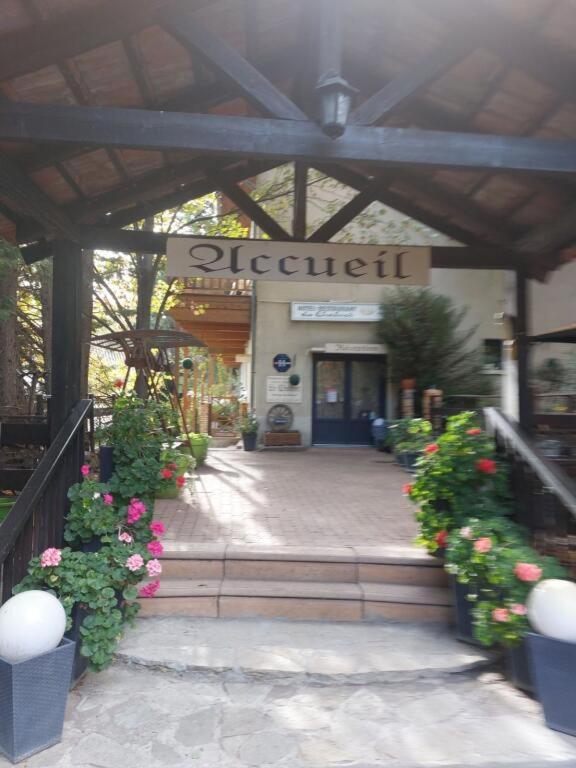 Hotel & Restaurant Le Chalvet Embrun Eksteriør bilde