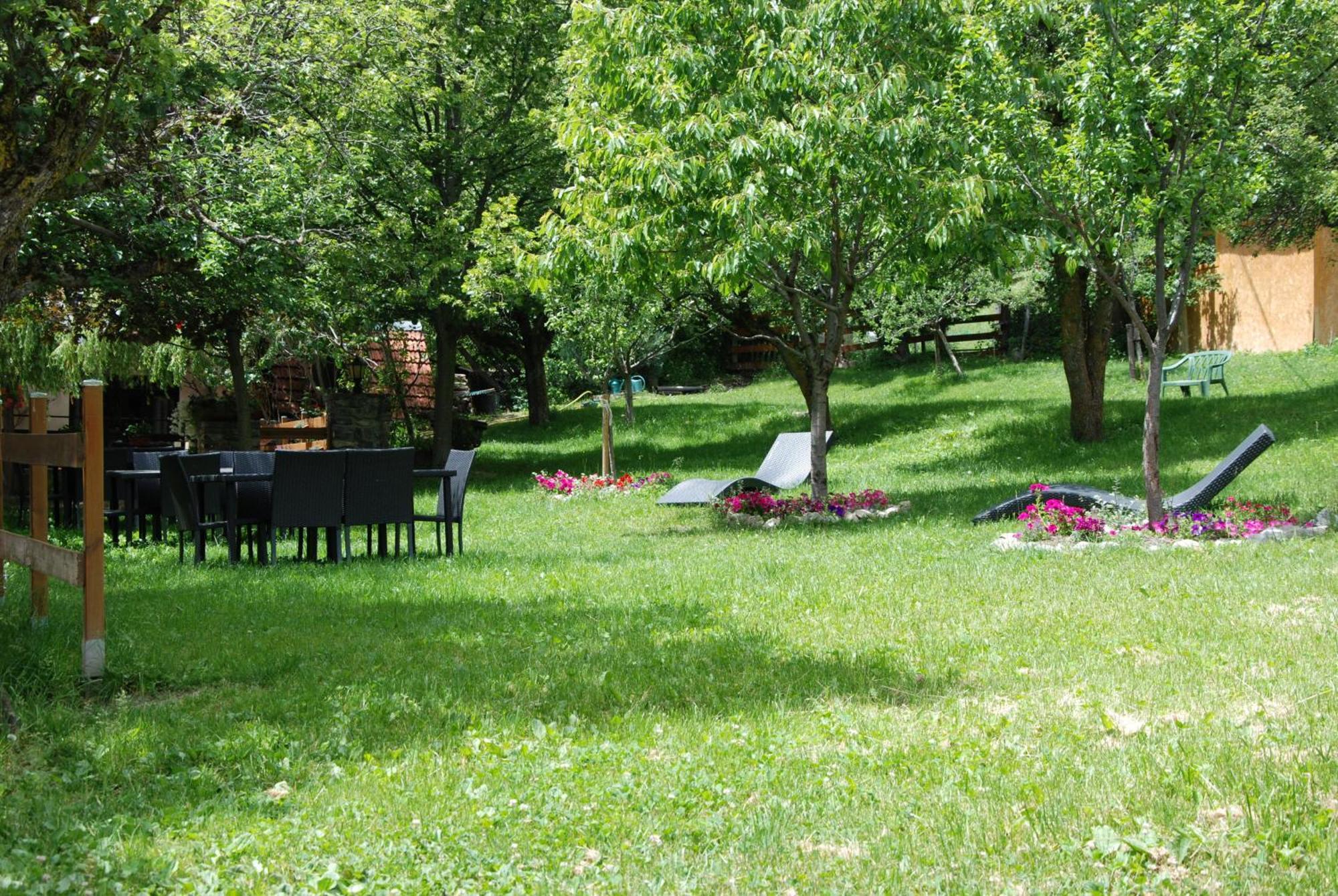 Hotel & Restaurant Le Chalvet Embrun Eksteriør bilde