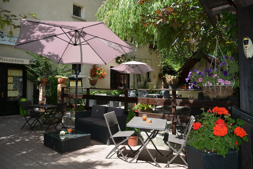 Hotel & Restaurant Le Chalvet Embrun Eksteriør bilde