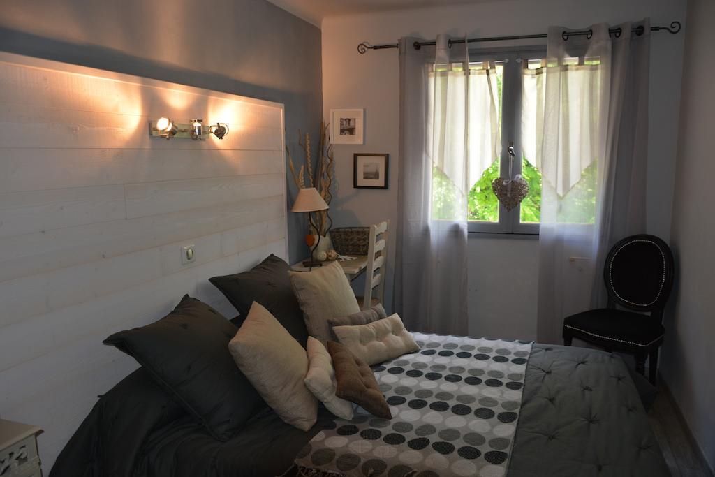 Hotel & Restaurant Le Chalvet Embrun Rom bilde